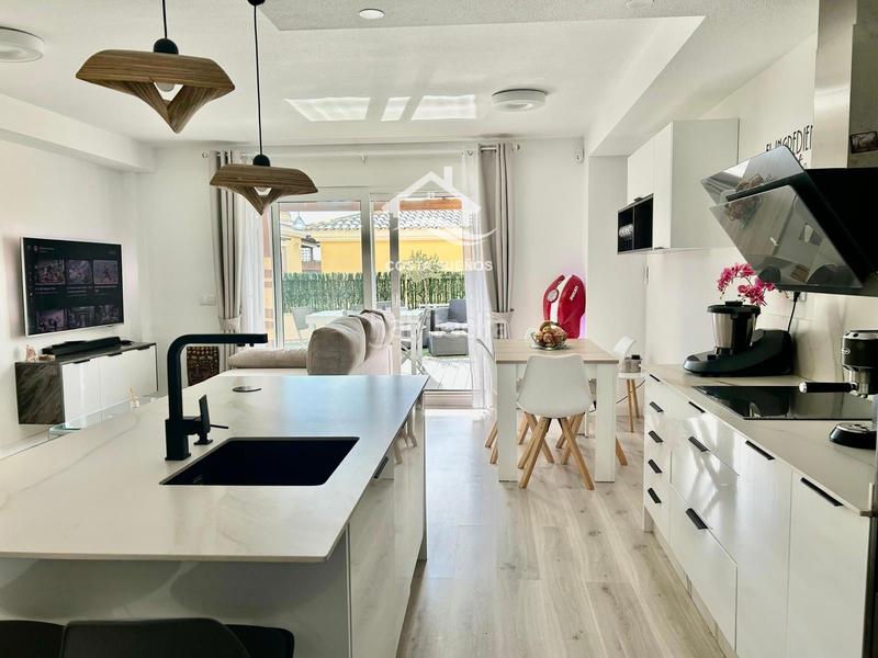 Foto 5ab6dd98-2a81-44f6-81b2-ee8b21c6f2d8. Pis amb calefacció aparcament piscina a Valle del Sol Mutxamel