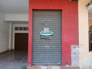 Local commercial à Tavernes de la Valldigna. Se vende local comercial paseo de colon,tavernes de la valldigna