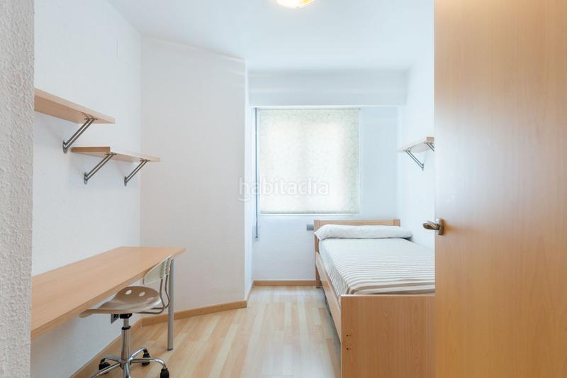 Foto 0505f04d-effb-4b34-9471-295a206fec60. Piso se vende amplio piso en calle cuenca tramoyeres, en Valencia