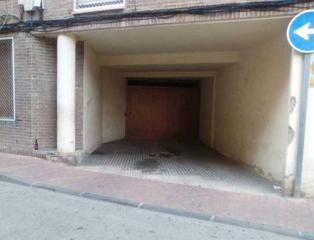 Aparcament cotxe a Calle juez garcía vizcaíno 12. Garaje en archena