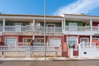 Xalet a Calle san marcos 9. Vivienda en fuente álamo