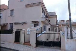 Chalet à Calle serrano 2. Vivienda en la unión