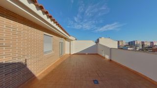 Etagenwohnung in San benito - calle alborada 2. Ático tipo dúplex en patiño