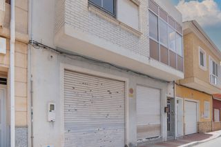 Casa  Molina de segura - cl san isidro 60. Casa adosada de 273 m ubicada en molina de segura, murcia. se tr
