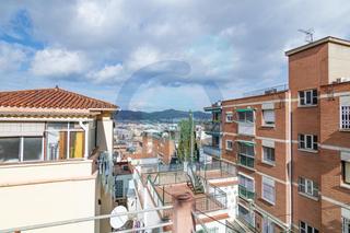 Casa  Carrer montserrat de casanovas. Casa a reformar  oportunidad