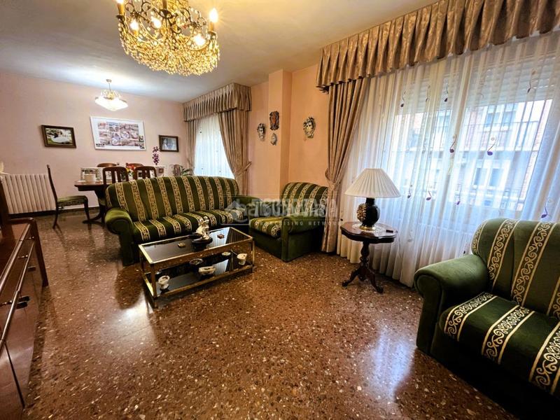 Foto 3f570ec8-de37-41bc-a579-922acab319dc. Pis amb calefacció aparcament a Torrero Zaragoza