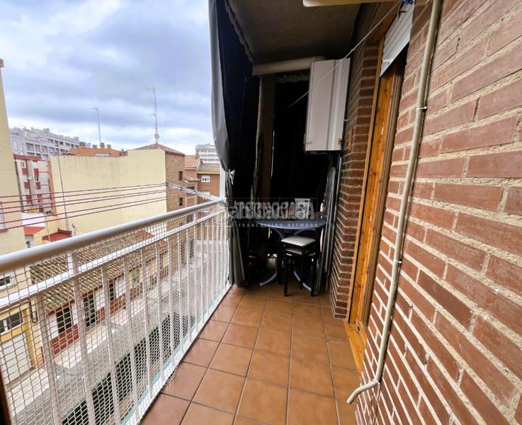 Foto e4ed83d9-0d49-4d14-92bd-7632d212f522. Pis amb calefacció aparcament a Torrero Zaragoza