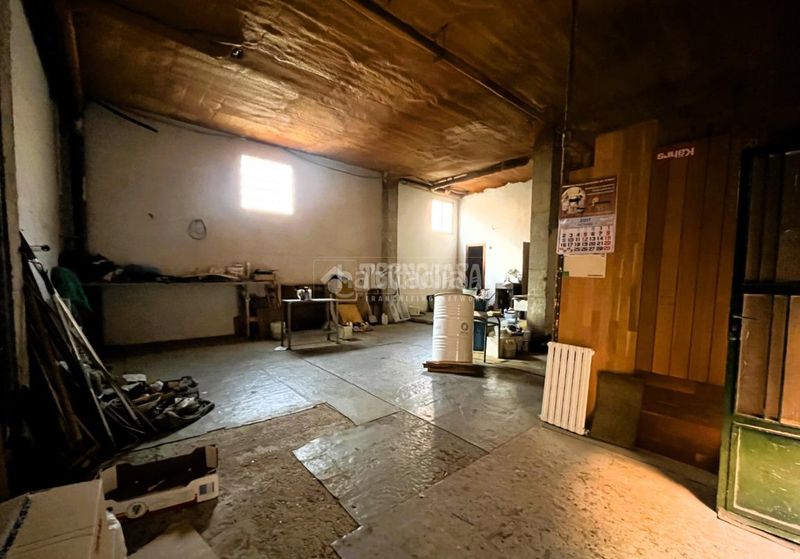 Foto 3b0ecc81-2bc9-4d35-b725-f2cdb3a8c7d7. Local comercial a Torrero Zaragoza