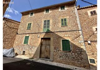 Casa en Sóller. Casa de pueblo para reformar en zona tranquila de sóller