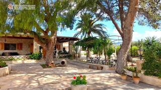 Chalet  Inca. Bonita finca con jardín y piscina entre lloseta e inca