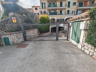 Parking coche en Carretera de palma al port de sóller 45. 2 plazas de aparcamiento en complejo residencial con piscina ent