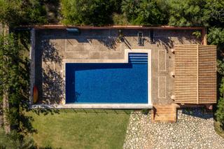 Chalet à Bunyola. Chalet unifamiliar con piscina y vistas despejadas en exclusiva
