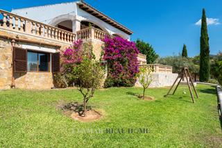 Chalet à Bunyola. Chalet unifamiliar con jardín, piscina, apartamento invitados y