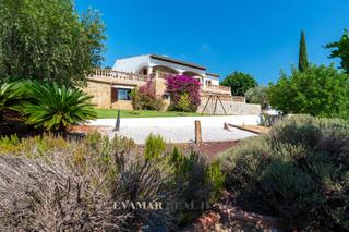 Xalet a Bunyola. Chalet unifamiliar con jardín, piscina, apartamento invitados y