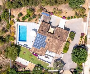 Xalet a Bunyola. Chalet unifamiliar con jardín, piscina, apartamento invitados y