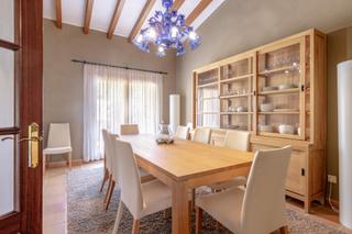 Chalet in Bunyola. Chalet unifamiliar con piscina , solar anexo y vistas despejadas