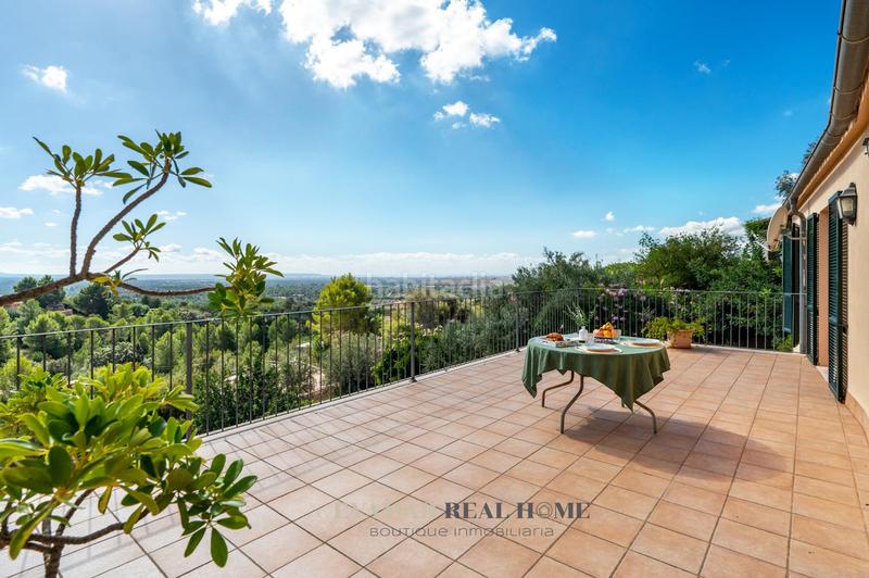 Foto 2604e925-3114-46aa-955e-cd79991baba7. Chalet  unifamiliar con terreno, piscina y espectaculares vistas a las montañas y bahía de palma en Bunyola