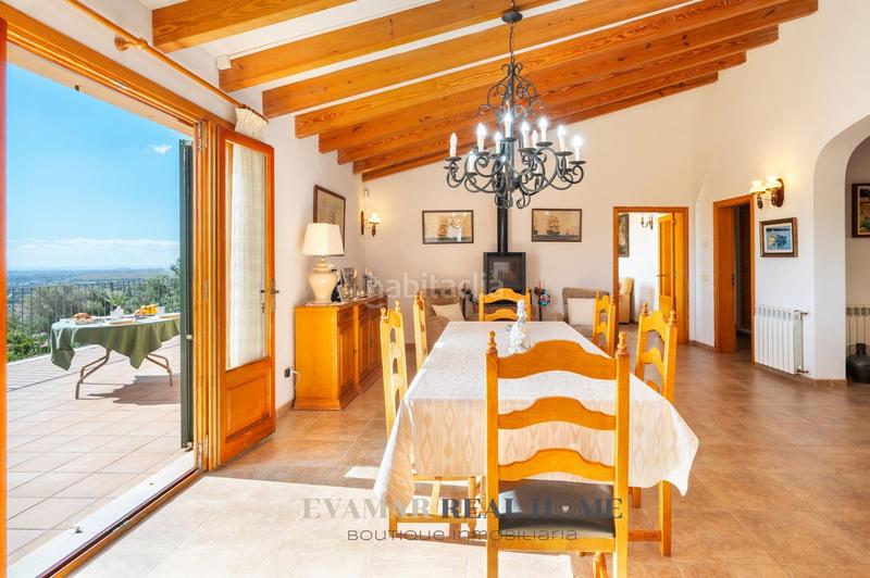 Foto d94cd74d-66e5-4b97-bb64-af43932380c3. Chalet  unifamiliar con terreno, piscina y espectaculares vistas a las montañas y bahía de palma en Bunyola