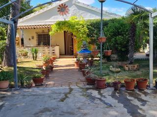 Xalet a Alcázar de San Juan. Casa de verano a la venta.
