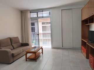 Lloguer Estudi  Calle del general vives. Acogedor y luminoso piso con balcón tipo estudio en general vive