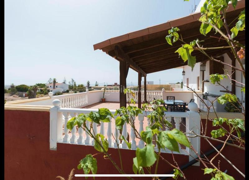 Foto b69818a8-bf81-49c2-8deb-0e71cdd56ce7. Lloguer casa amb aparcament piscina a El Salobre San Bartolomé de Tirajana