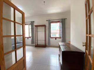 Piso  Calle presidente alvear. Se vende piso luminoso y céntrico en la calle presidente alvear