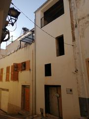Casa a Carrer hugo folcalquer 9. Casa entre medianeras