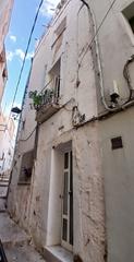 Casa  Carrer de forcadell 6. Casa muy céntrica.