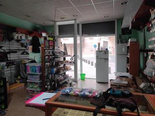 Local Comercial  Passatge de la mercè. Local condicionat per iniciar l'activitat amb part botiga i part