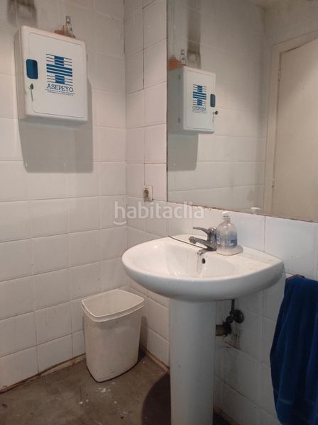 Foto b431fb0f-f0ca-4acb-8838-f08649590fb5. Lloguer local comercial a carrer de jaume i 4 a Barri Antic Manresa