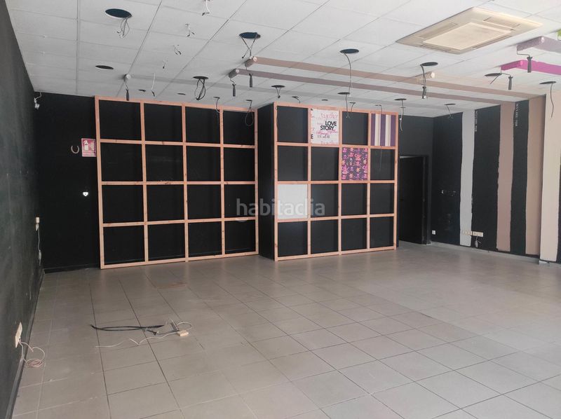 Foto b63efdda-7b1f-47fd-b132-109be0cda439. Lloguer local comercial a carrer de jaume i 4 a Barri Antic Manresa