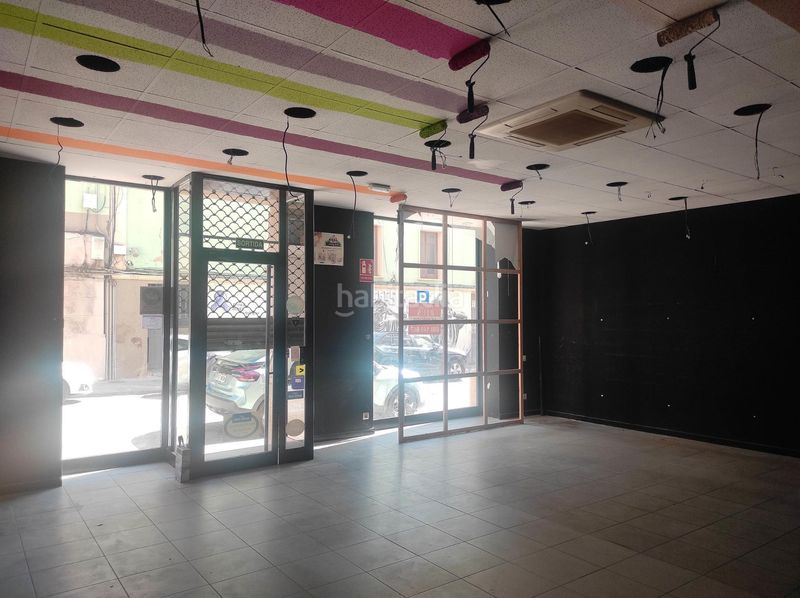 Foto bb5cdc1b-a278-43e5-897f-dda87d3396c5. Lloguer local comercial a carrer de jaume i 4 a Barri Antic Manresa