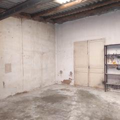 Location Parking voiture  Carrer cardener. Pk molt espaiós en planta baixa apte per 1 cotxe  gran o 4x4