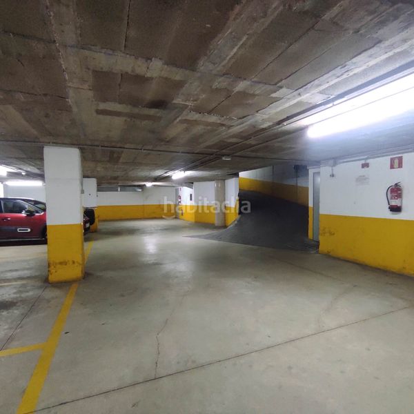 Foto 50edd009-4508-4cc5-9d60-277798d19e41. Aparcament cotxe a Callús