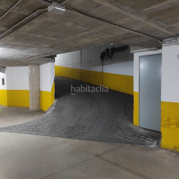 Foto fd6e666f-7085-48ba-8ded-c1e21c47911d. Aparcament cotxe a Callús