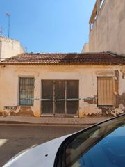 Casa en Avenida de la libertad 7. Vivienda para reformar
