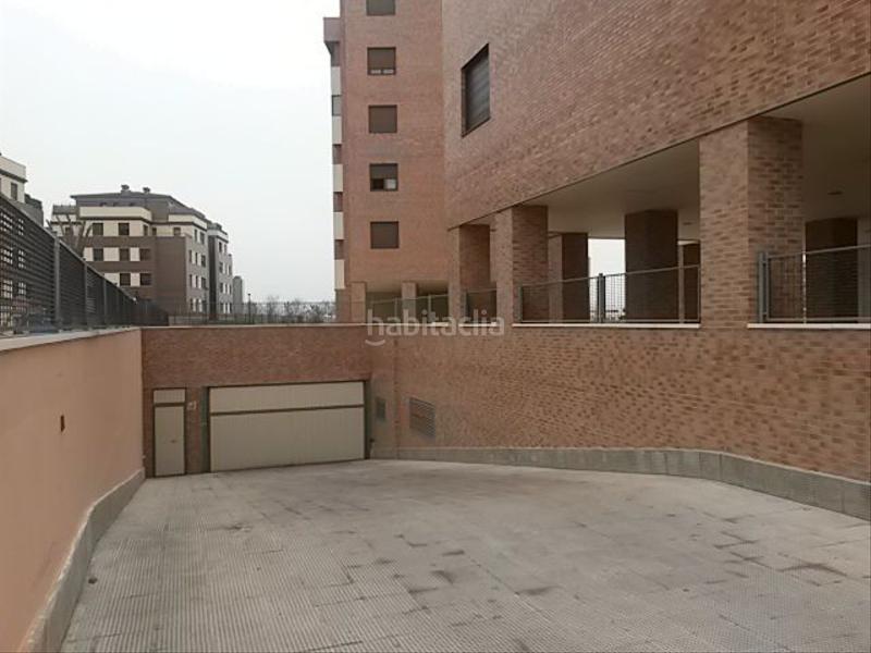 Foto 7ae4ae58-be6a-492d-a51e-a5a81d6f9f8d. Autoparkplatz in avenida de la juventud 28 in Sónsoles Ávila