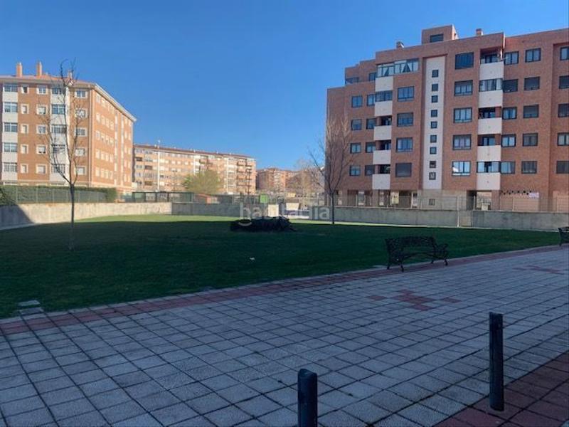 Foto a9b67e53-65ce-4fae-bc0d-ac67292e51a8. Autoparkplatz in avenida de la juventud 28 in Sónsoles Ávila