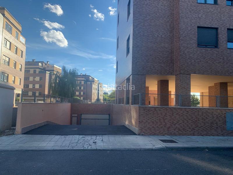 Foto e1c69027-2165-49c6-9b2c-c3e714b4b4ae. Autoparkplatz in avenida de la juventud 28 in Sónsoles Ávila
