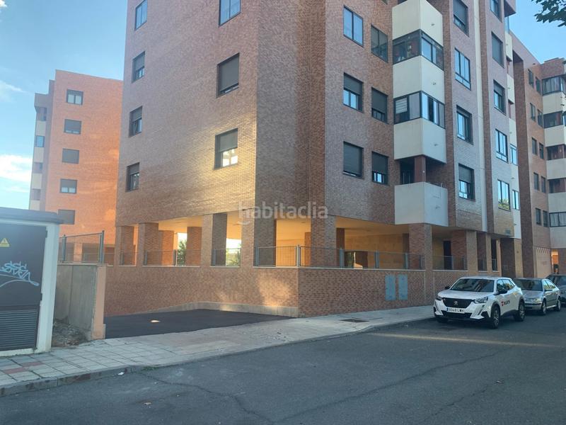 Foto f68a1ee1-d5e4-4981-abd8-453cef1c8294. Autoparkplatz in avenida de la juventud 28 in Sónsoles Ávila