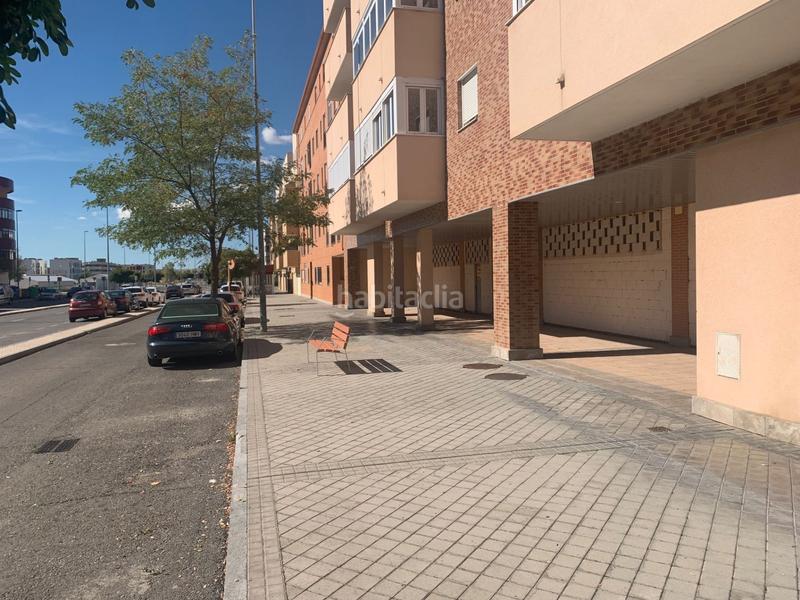 Foto 3d7a02f2-d90c-4049-aebc-e2b2c23f2018. Alquiler local comercial 2 locales comerciales, en avenida principal. en Ávila