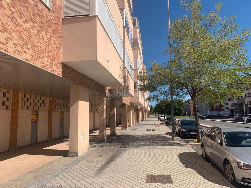 Foto 64fc0512-b66c-4c69-a76d-0a8d01a95bdc. Alquiler local comercial 2 locales comerciales, en avenida principal. en Ávila