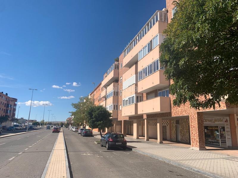 Foto 7524f8ec-7324-4829-ab86-5013d3d57949. Alquiler local comercial 2 locales comerciales, en avenida principal. en Ávila