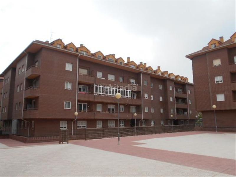 Foto d4695977-6c8b-4c71-bb8f-3175350a864c. Parking voiture dans calle santo tomás 4 dans Sónsoles Ávila