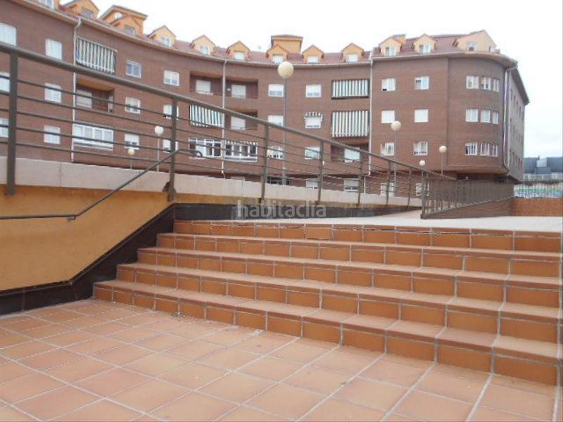 Foto fef08ff8-2eb3-4162-bac3-84dbb2b98d0b. Parking voiture dans calle santo tomás 4 dans Sónsoles Ávila