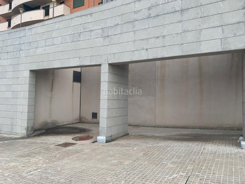 Foto 1f0e04c8-f7e3-4575-8cbb-04764b9704b3. Parking coche en calle de manuel gómez moreno 2 ultimas plazas de garaje en Ávila