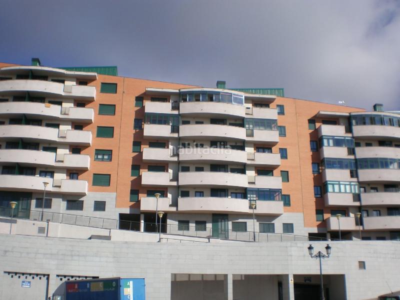 Foto a9d4beef-9f74-4df8-a6fc-12acce995c20. Parking coche en calle de manuel gómez moreno 2 ultimas plazas de garaje en Ávila