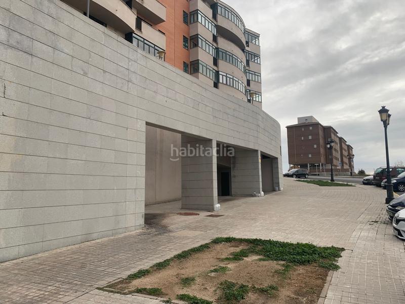 Foto f8e61e01-79cd-4ec7-8b37-58c5239db448. Parking coche en calle de manuel gómez moreno 2 ultimas plazas de garaje en Ávila