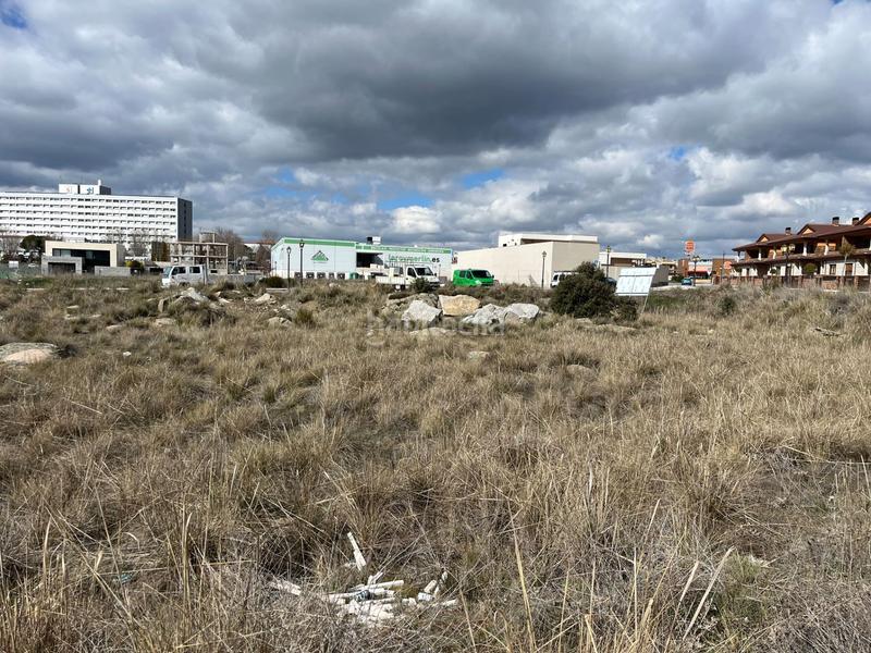 Foto 7a923f4f-d397-4ddf-87eb-c99abe8eb74c. Residential plot in ramon de francisco 1 in Hervencias Ávila