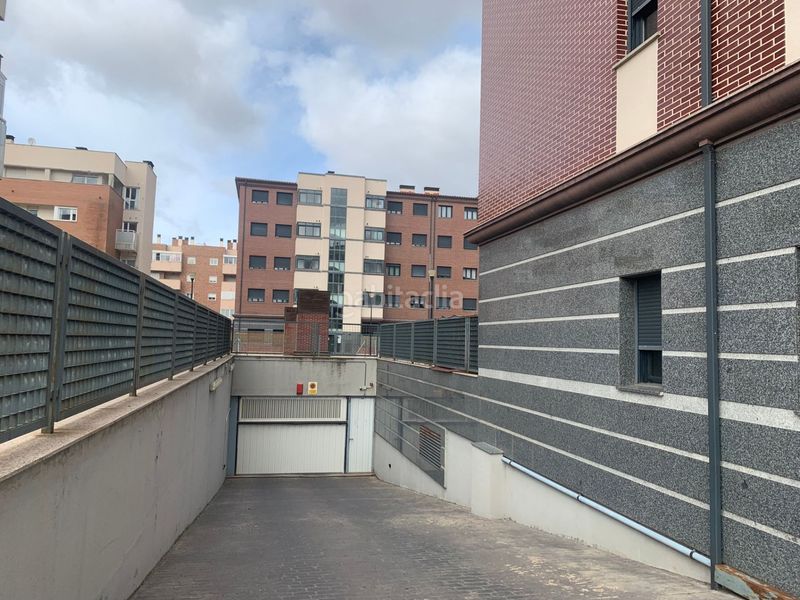 Foto 095b2dc5-1d81-4e78-85f4-2bc730d4132a. Aparcament cotxe a dalia 9 a Sónsoles Ávila